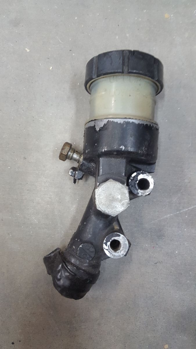 I need a rear master cylinder 77 KZ1000 KZRider Forum KZRider, KZ